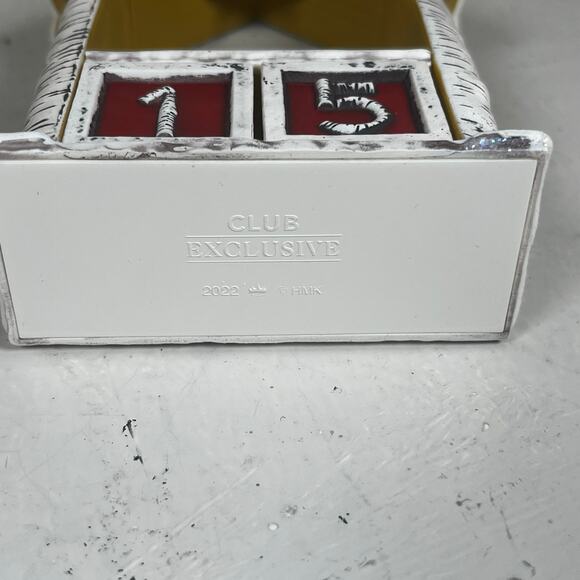 COUNTDOWN TO  CHRISTMAS ORNAMENT HANGER hallmark keepsake club 2022 - Picture 3 of 7